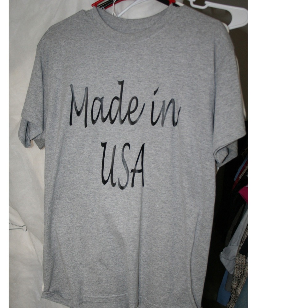 Gildan DryBlend Made in USA Graphic T-Shirt Heather Gray Medium Short Sleeve Tee